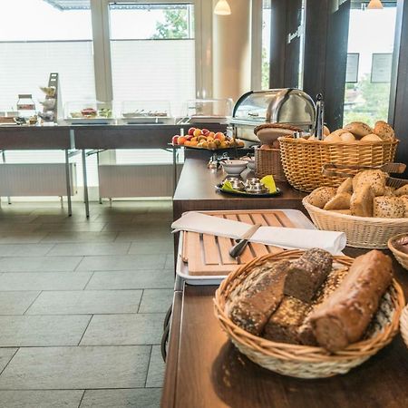 Strandhotel Senftenberger See Екстер'єр фото