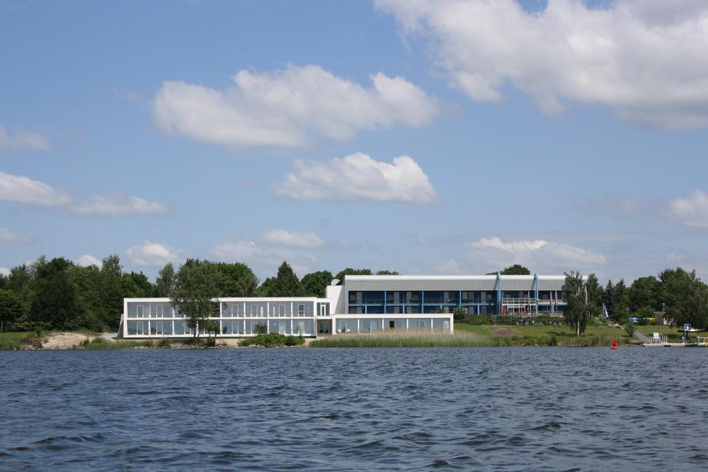 Strandhotel Senftenberger See Екстер'єр фото