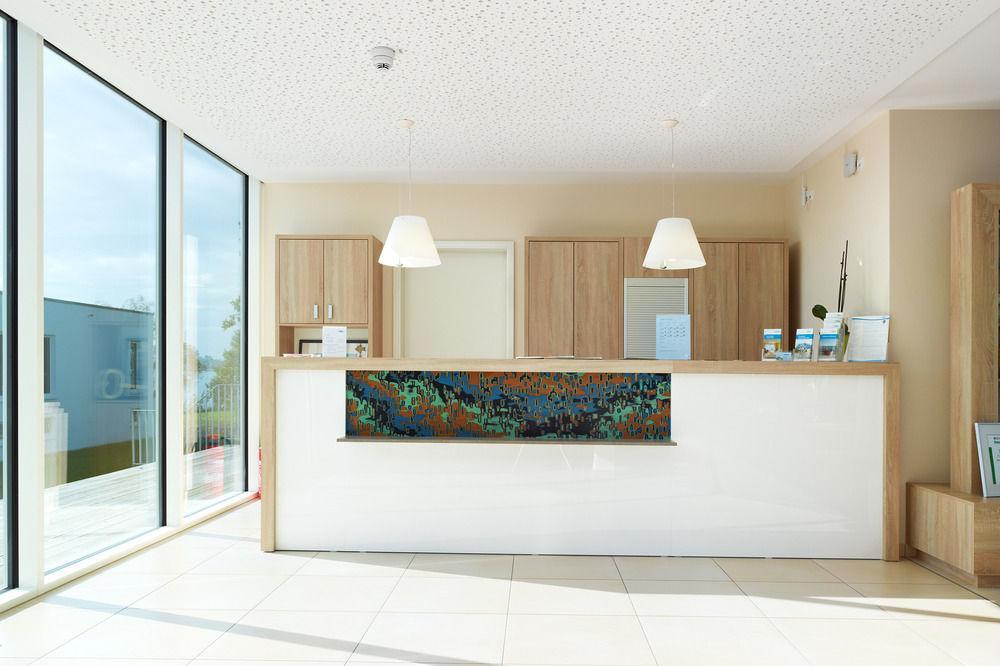 Strandhotel Senftenberger See Екстер'єр фото