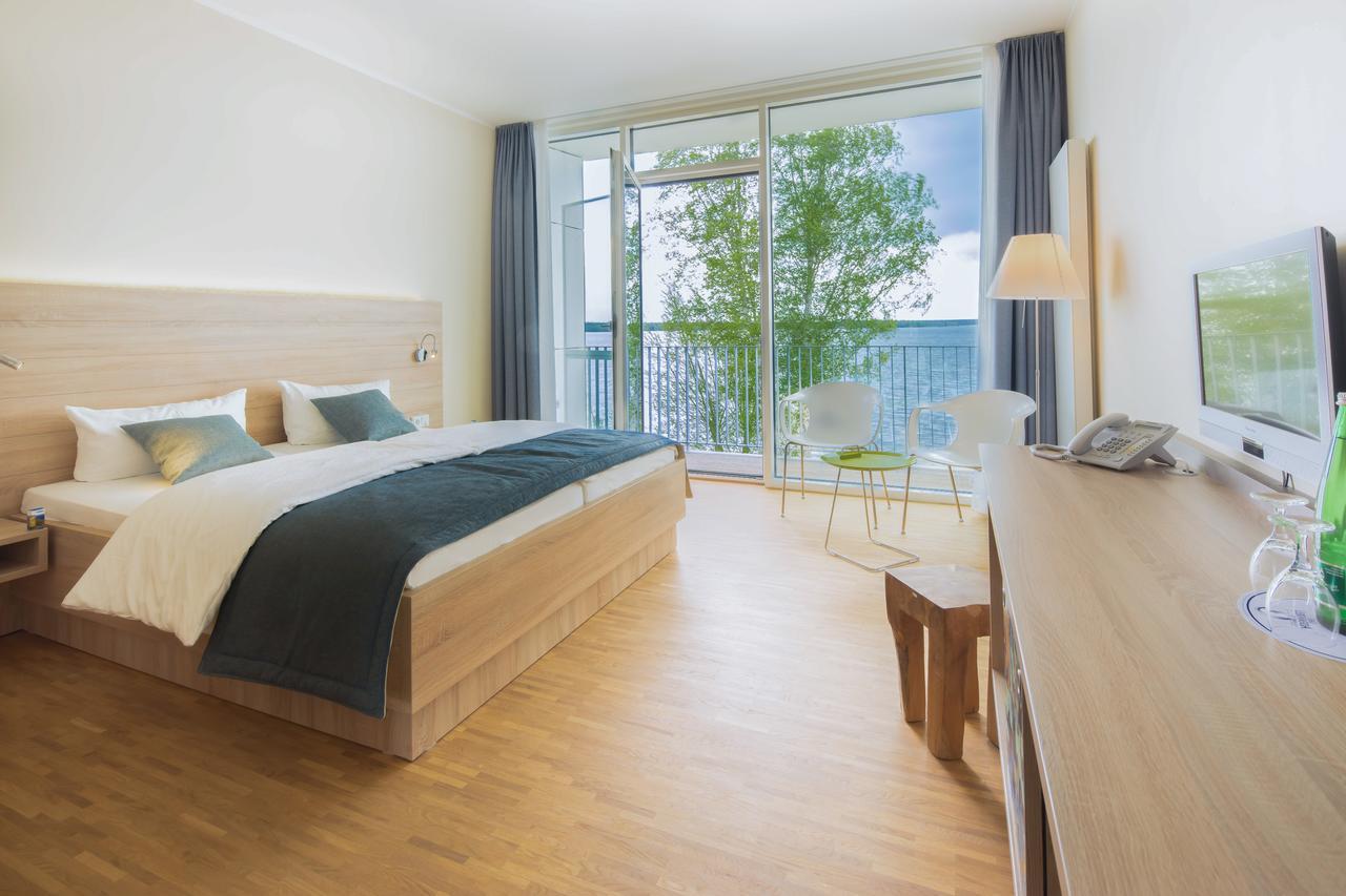 Strandhotel Senftenberger See Екстер'єр фото