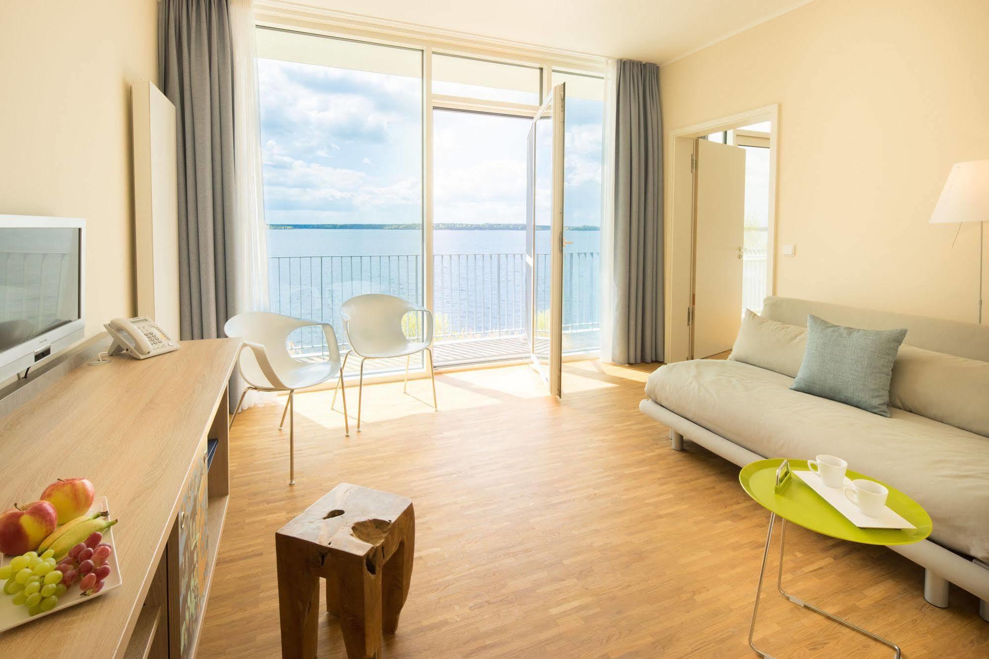 Strandhotel Senftenberger See Екстер'єр фото