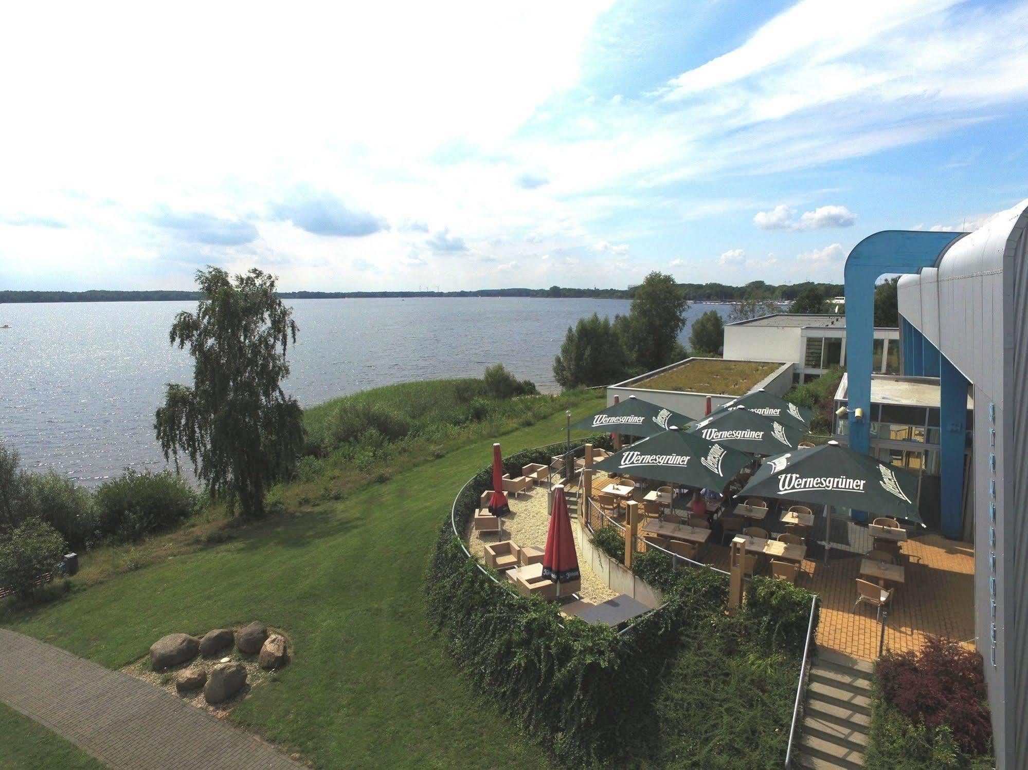 Strandhotel Senftenberger See Екстер'єр фото