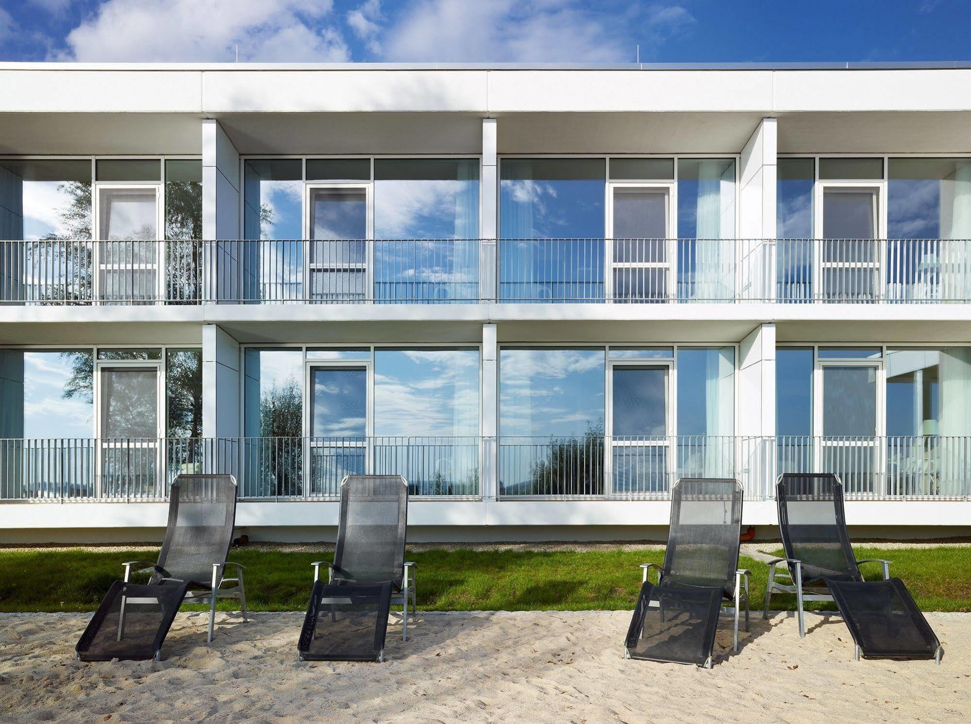 Strandhotel Senftenberger See Екстер'єр фото