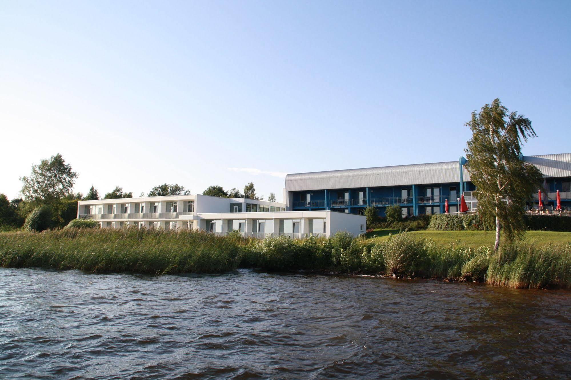 Strandhotel Senftenberger See Екстер'єр фото