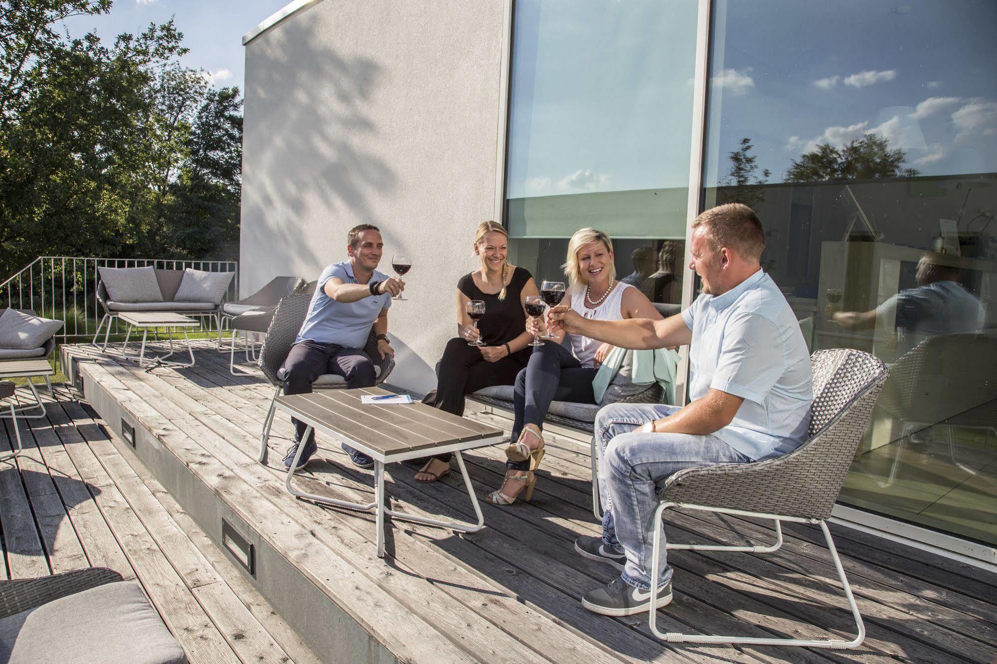 Strandhotel Senftenberger See Екстер'єр фото