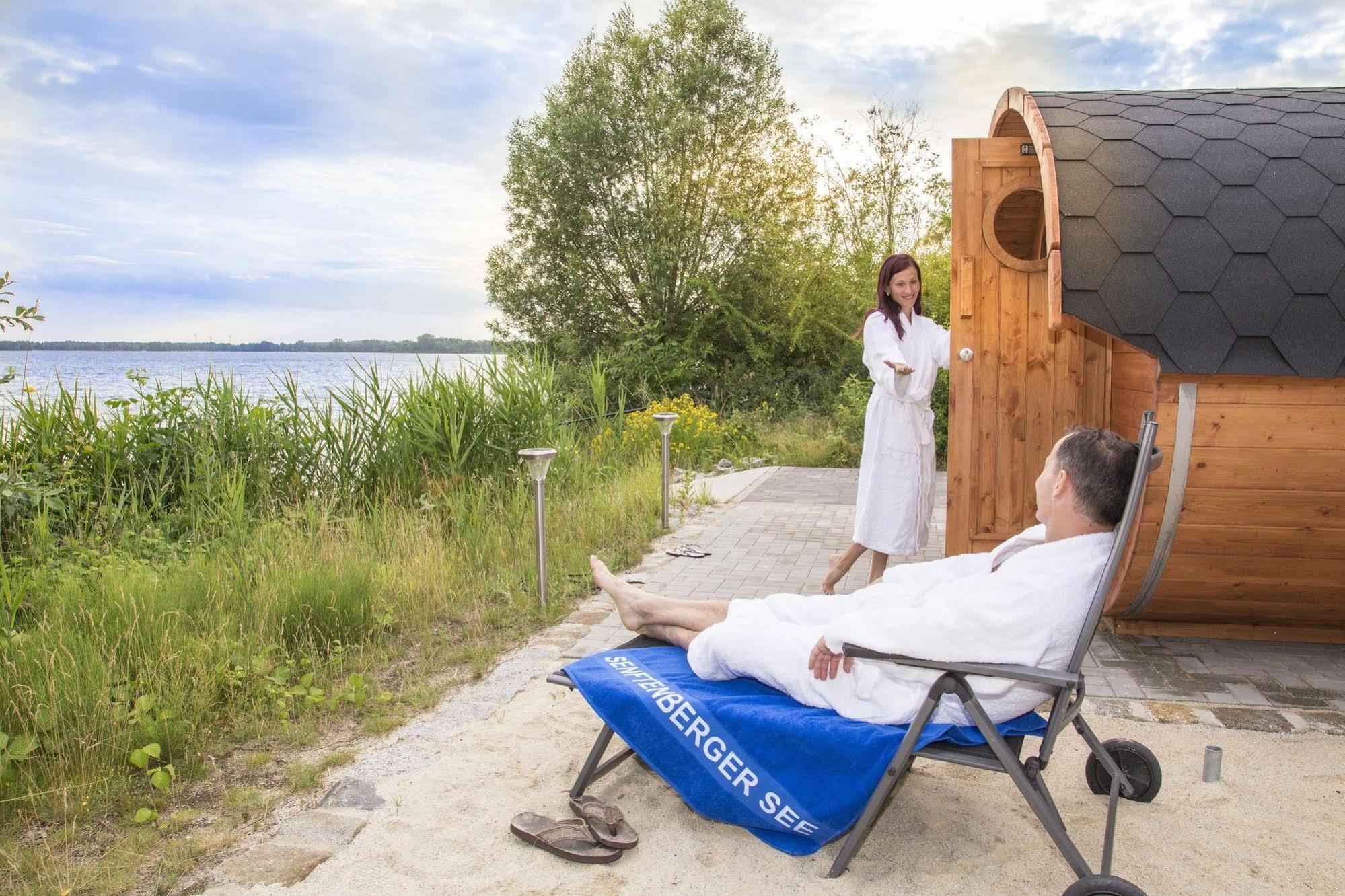 Strandhotel Senftenberger See Екстер'єр фото