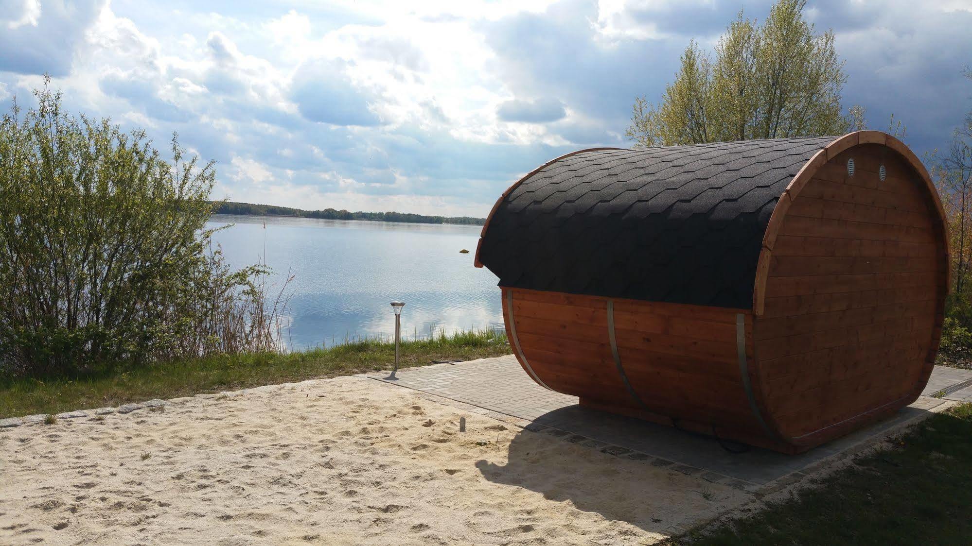 Strandhotel Senftenberger See Екстер'єр фото
