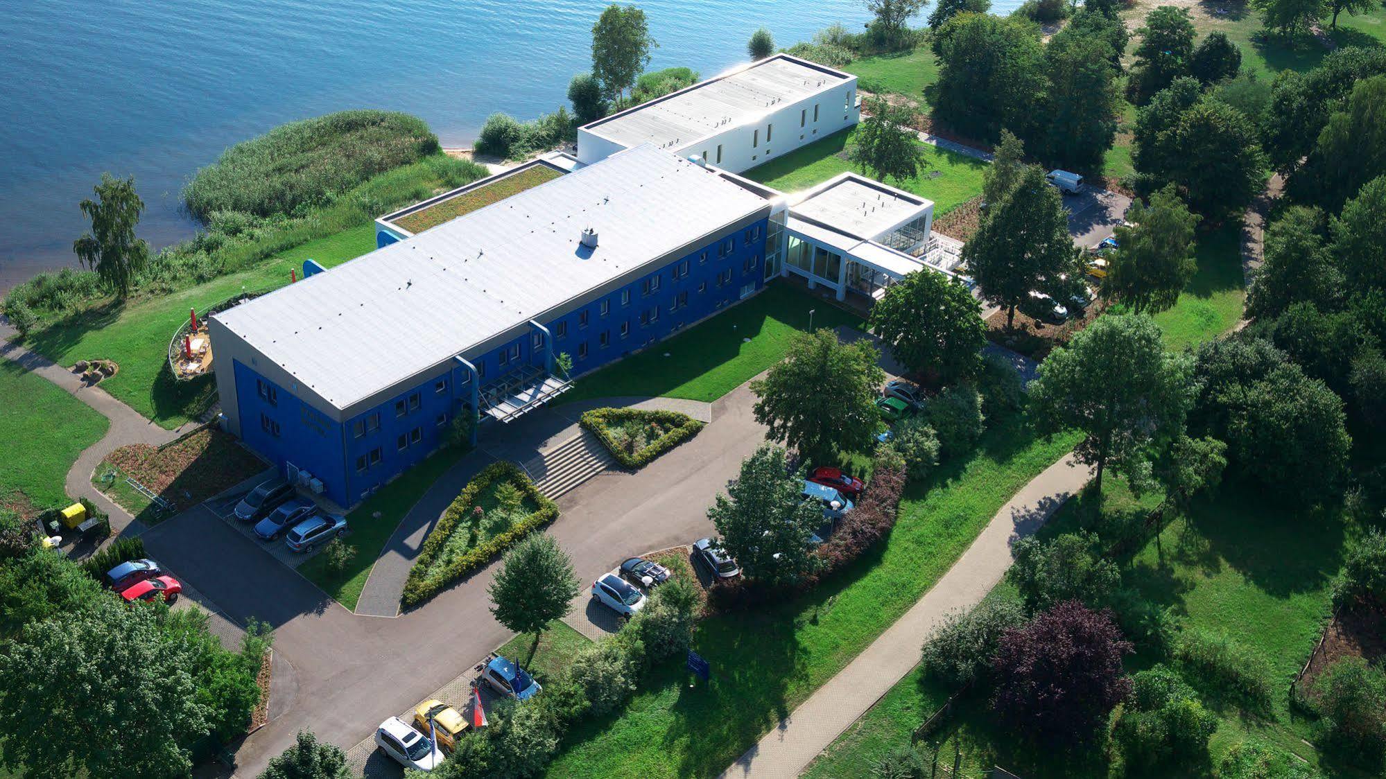 Strandhotel Senftenberger See Екстер'єр фото