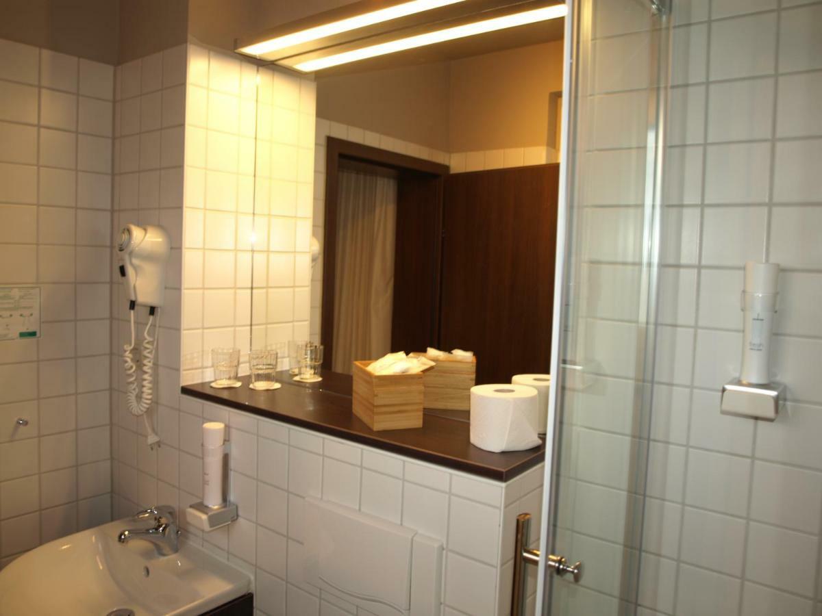 Strandhotel Senftenberger See Екстер'єр фото