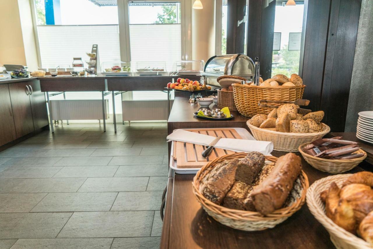 Strandhotel Senftenberger See Екстер'єр фото